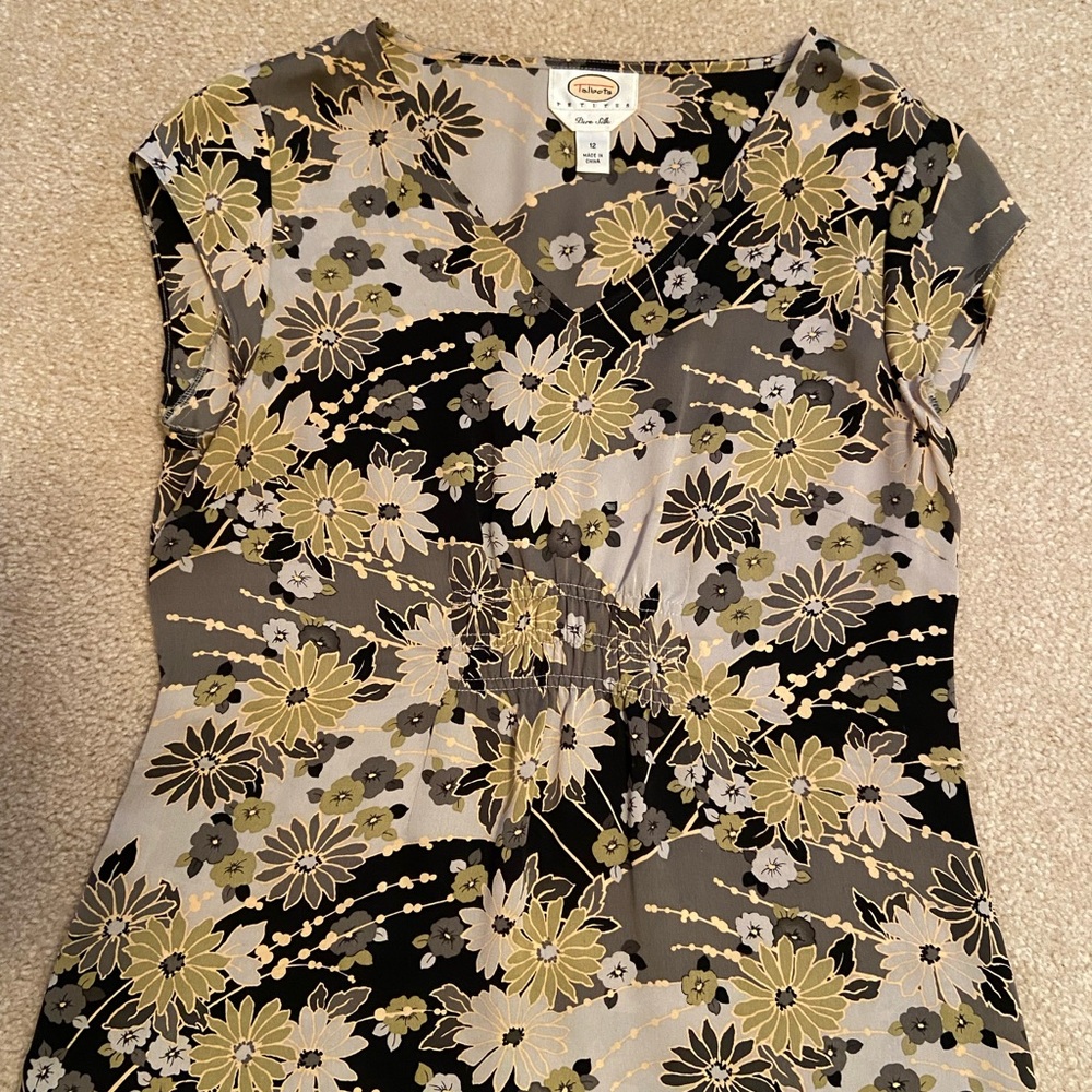 Talbots 100% silk sleeveless floral blouse Size 12Petite